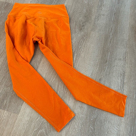 BEYOND YOGA caught in the midi high waisted leggings - Picture 5 of 15